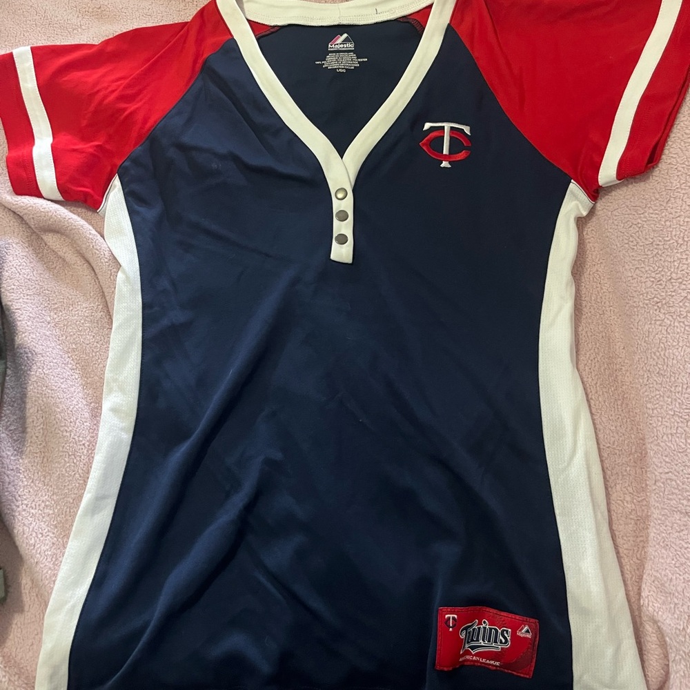 Women Minnesota Twins shirt new Large Mauer